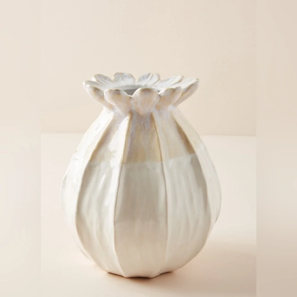 Anthropologie  Lotus Pod 1/ Vase ( M)